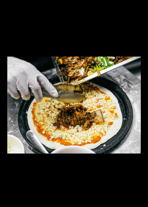 Pizza with Pork Belly & Shan Pickled Mustard ရှမ်းမုန်ညင်းချဉ် ဝက်သုံးထပ်သား ပီဇာ